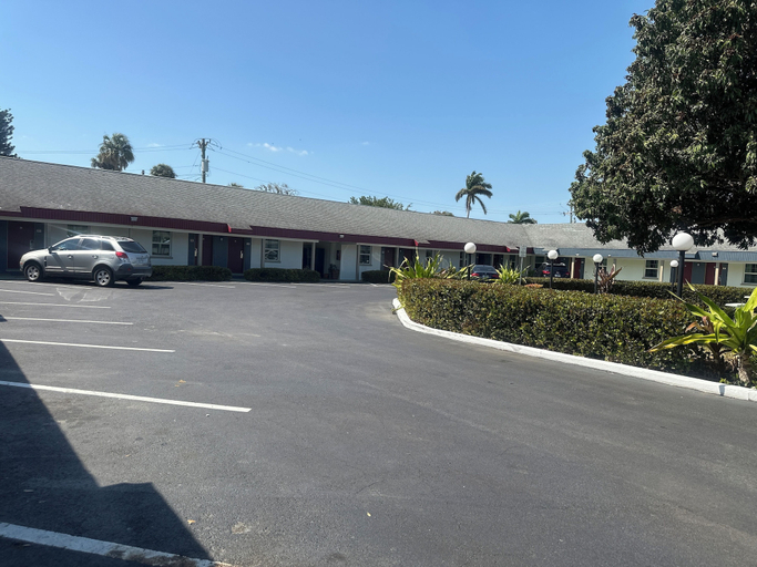 Exterior & Views 2, Tropical Palm Motel, Lee