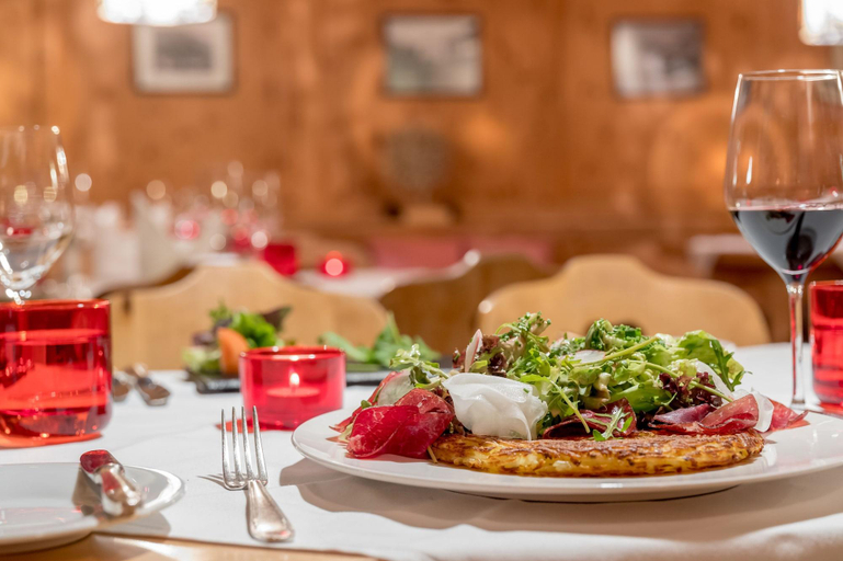 Food & Drinks 5, Chalet Silvretta Hotel & Spa, Inn