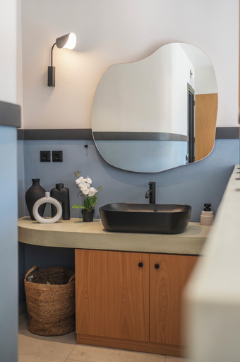 Bathroom 4, Casa di Cornaro, Crete