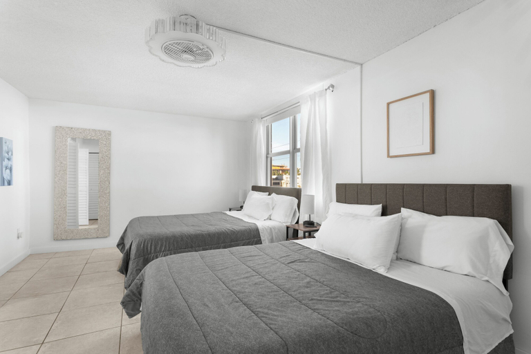Others 5, Bay Harbor Sunset Apt 4A, Miami-Dade
