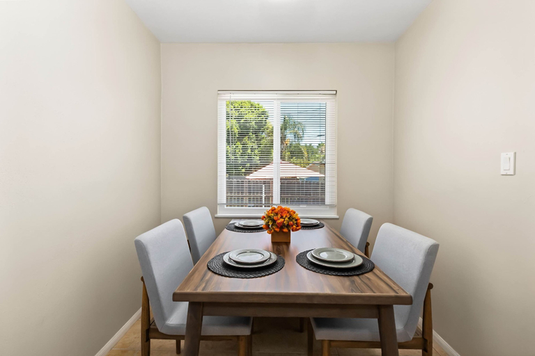 Room 4, Cozy 2BR Home With Bright Interior Relaxing Patio, San Bernardino