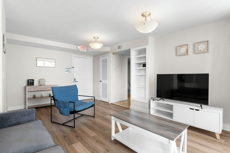 Others 4, Bay Harbor Sunset Apt 3B, Miami-Dade