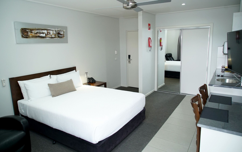 Bedroom 4, Bridges on Argyle Motel & Apartments, Latrobe - Traralgon