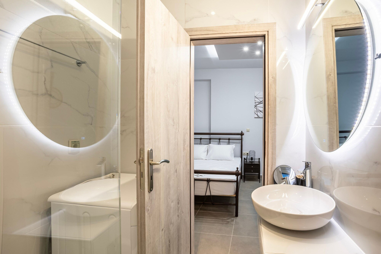 Room 5, Filiatra Welcoming Hideaway - A Cozy Urban Escape, Peloponnese