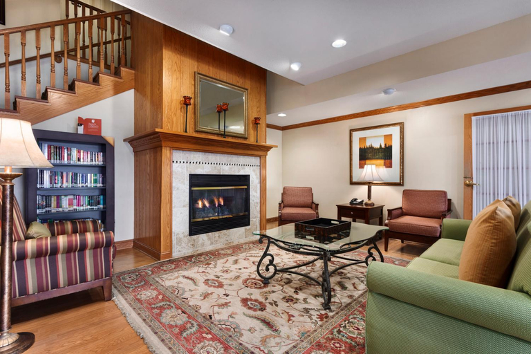 Public Area 2, Country Inn & Suites by Radisson, Marion, OH, Marion
