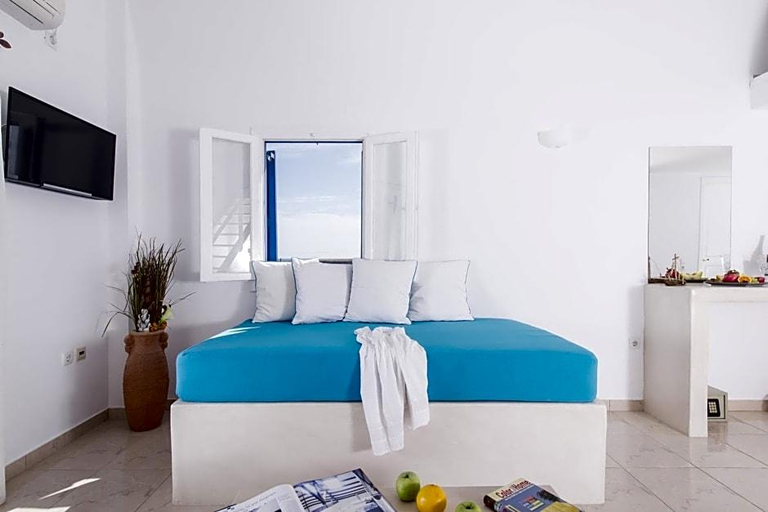 Bedroom 2, Bella Santorini Studios, South Aegean