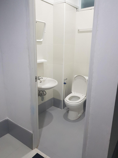 Bathroom 4, Sam's Place, Phaya Thai