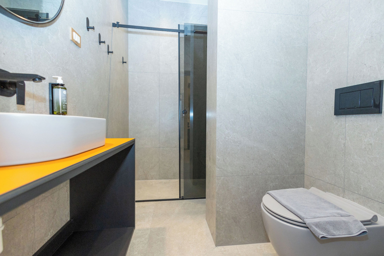 Bathroom 3, East Coast Deluxe Rooms, Split