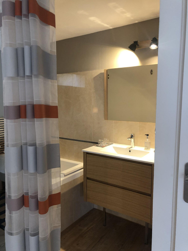 Bedroom 3, Couette Et Cafe, Hérault