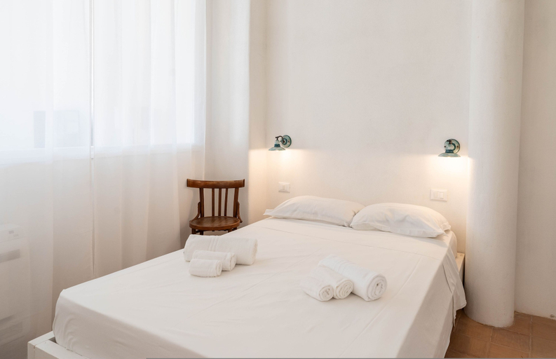 Room 3, Casa Tharros in Nurachi, Oristano