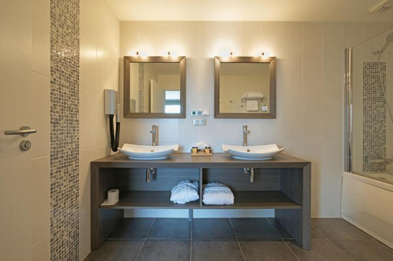 Bathroom 4, Le Konine Suites, Saône-et-Loire