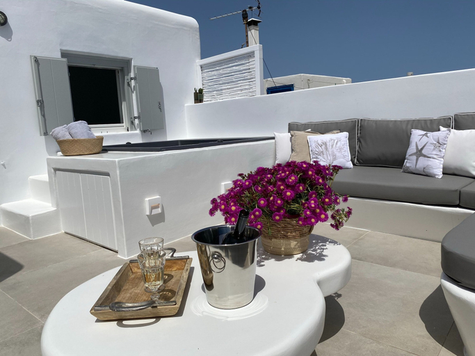 Room 5, Mykonos 22 Superb Town Penthouse With Jacuzzi Spa, South Aegean