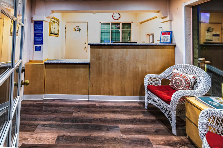 Public Area 2, Hitching Post Studios Inn, Santa Cruz