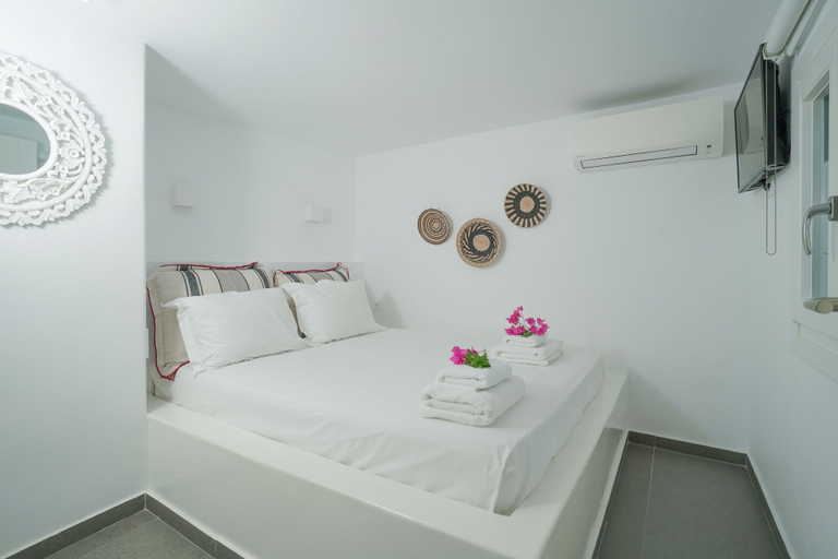 Room 2, Mykonos 22 Superb Town Penthouse With Jacuzzi Spa, South Aegean