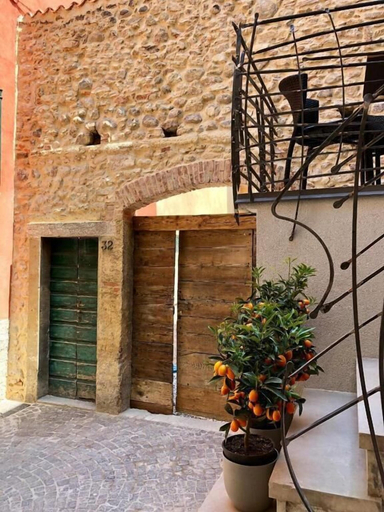 Exterior & Views 2, Benaco36, Verona