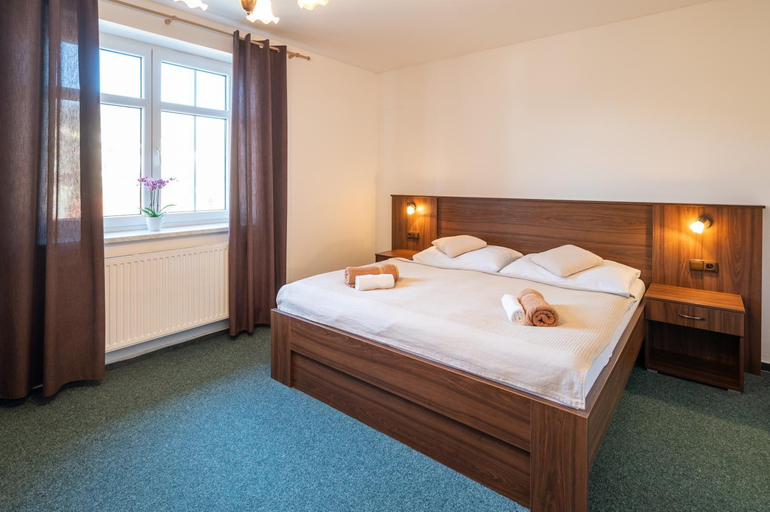 Bedroom 2, Valassky Hotel a Pivni lazne OGAR, Zlín