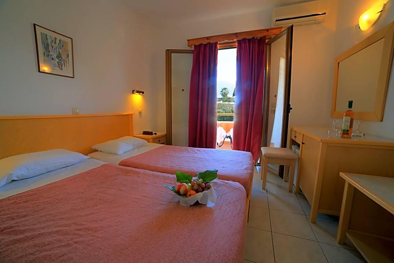 Bedroom 3, Louvre Hotel, Ionian Islands