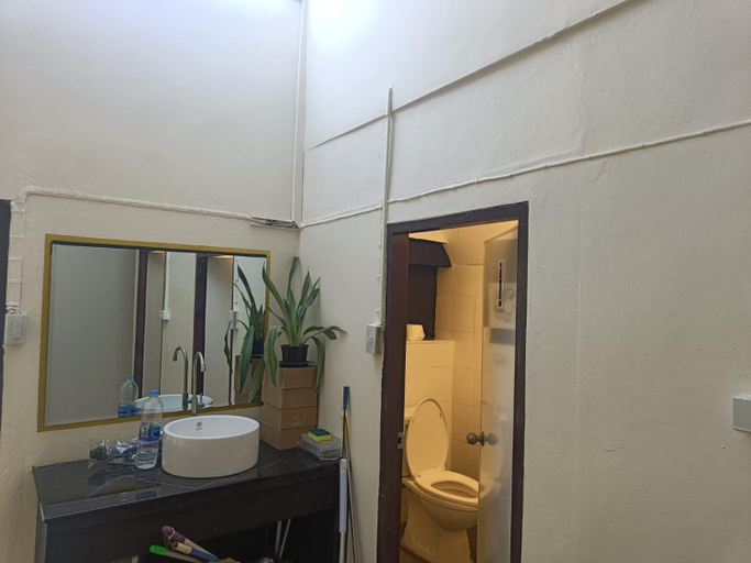 Bathroom 5