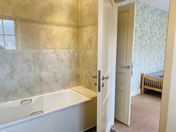 Room 2, Bright Modern Welcoming Home Easy Stroll Along Pathway Into Kenmare Town