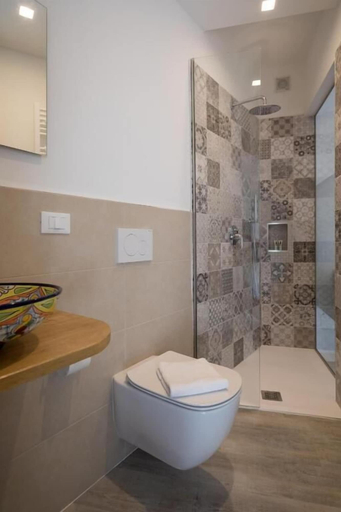 Bathroom, Benaco36, Verona