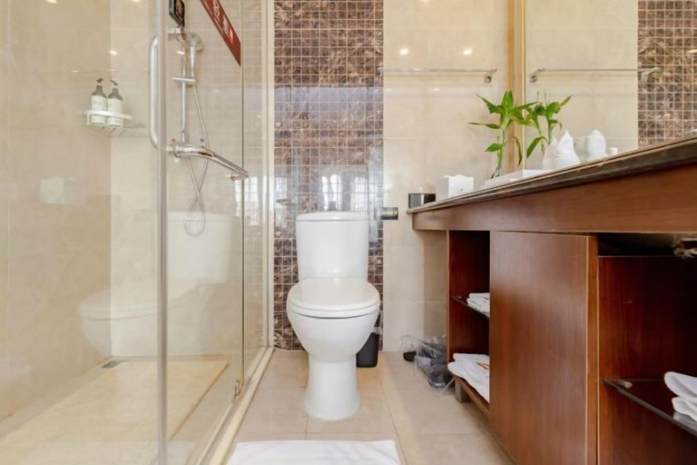 Bathroom 4, Lanting Hotel(Qionglai High-speed Railway Station, chengdu), Chengdu