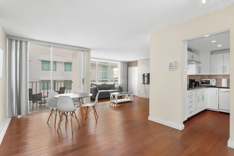 Others 5, Bay Harbor Sunset Apt 5B, Miami-Dade