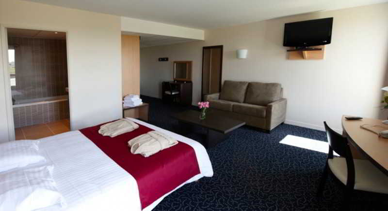 Bedroom 3, Best Western Cote des Sables Plouescat, Finistère