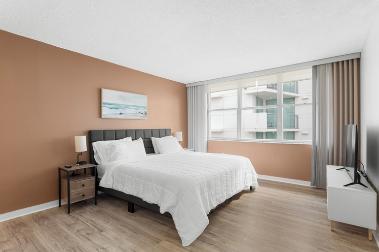 Others 1, Bay Harbor Sunset Apt 5B, Miami-Dade