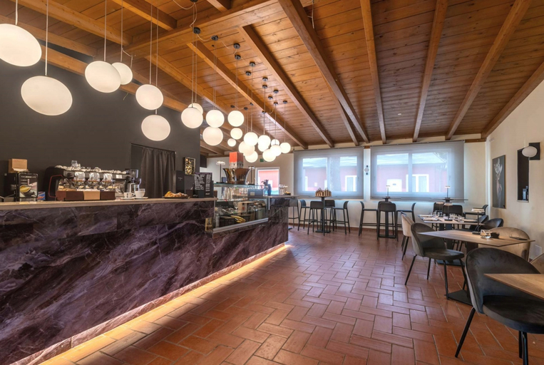 Food & Drinks 5, Tiber Suite, Rome