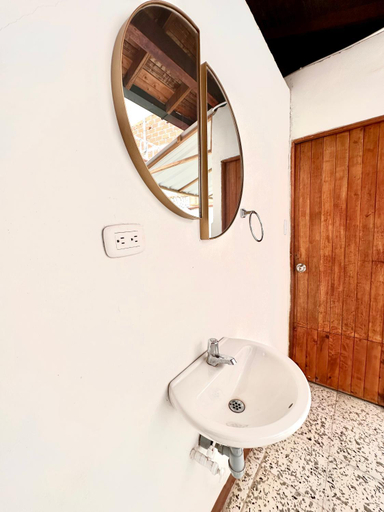 Bathroom 2, Casa Blanca Hostal, Rionegro