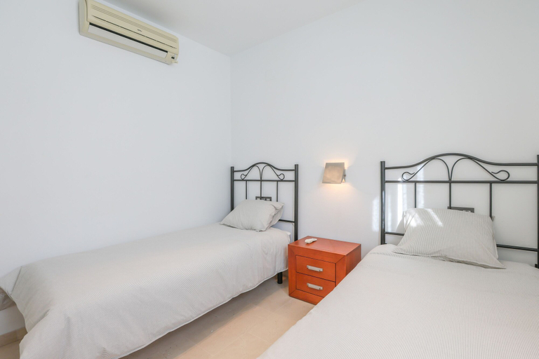 Room 3, Manuel De Falla I in Dos Hermanas, Sevilla