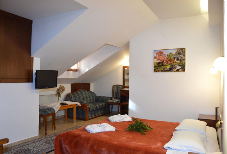 Bedroom 2, Hotel Adonis, Epirus