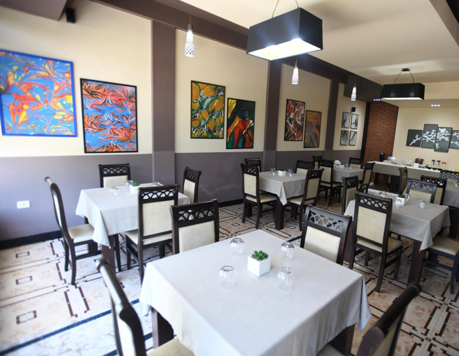 Others 4, Opus Hotel Berat, Beratit