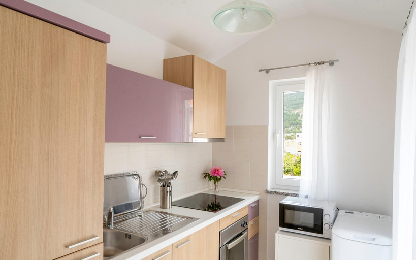Others 4, Apartments Lila, Cres