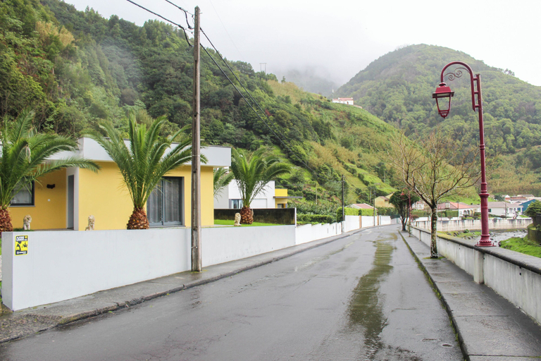 Others 5, Waterfall House, Povoação