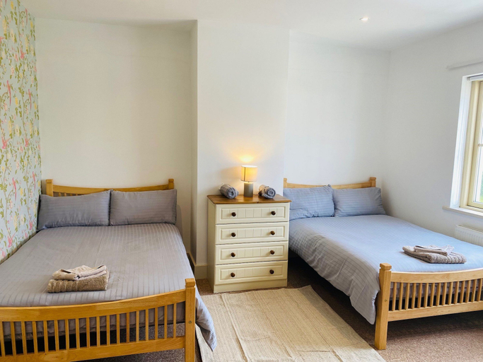 Room 4, Bright Modern Welcoming Home Easy Stroll Along Pathway Into Kenmare Town