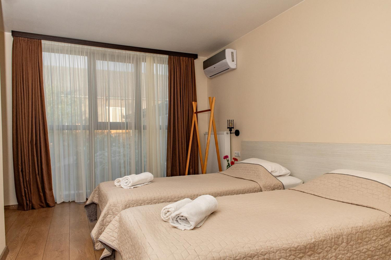 Others 4, Alvani Inn, Akhmeta