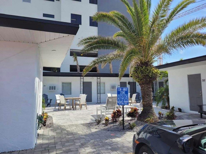 Exterior & Views 2, Devon Shores, Pinellas