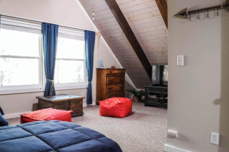 Bedroom 2, Sleepy Hollow-Walk to CoffeeShop, San Bernardino