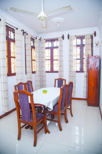 Food & Drinks 5, SULKHAN SERVICED APARTMENT, Magharibi