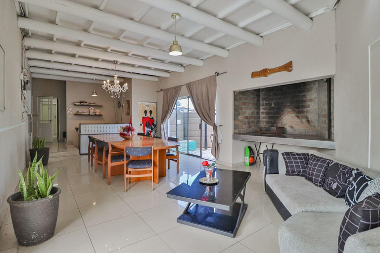 Public Area 2, Mauya Guesthouse, City of Cape Town