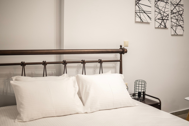Room 4, Filiatra Welcoming Hideaway - A Cozy Urban Escape, Peloponnese