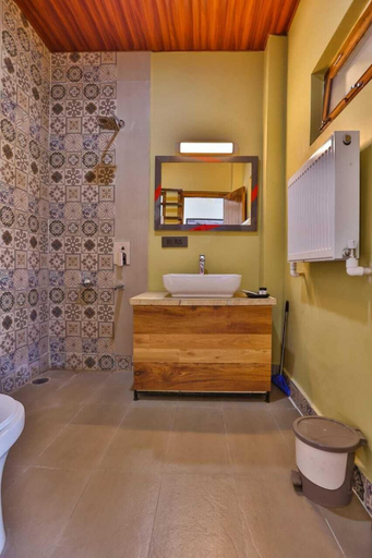 Bathroom 4, Kangseng House, Leh