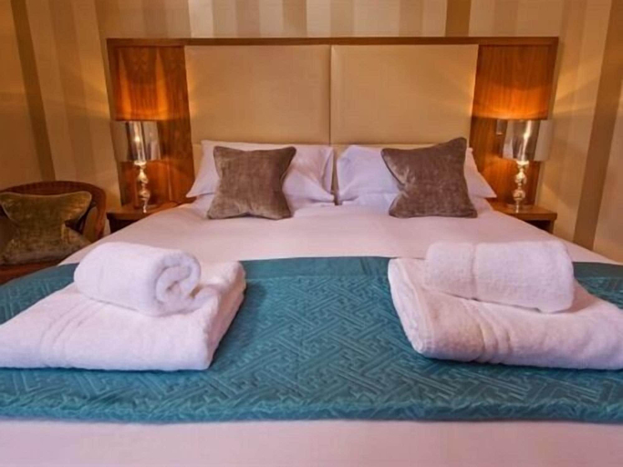 Bedroom 2, The Cherry Tree Inn, Oxfordshire