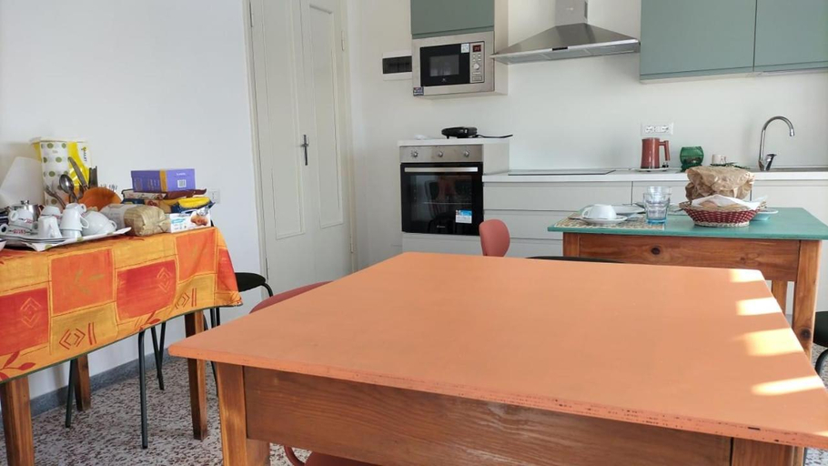 Others 1, B&B riccidamare, Massa Carrara