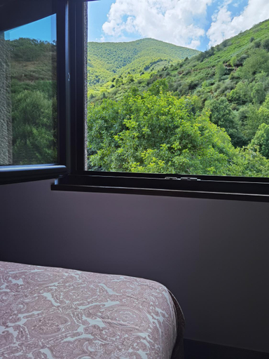 Bedroom 2, Hotel Eigon, León