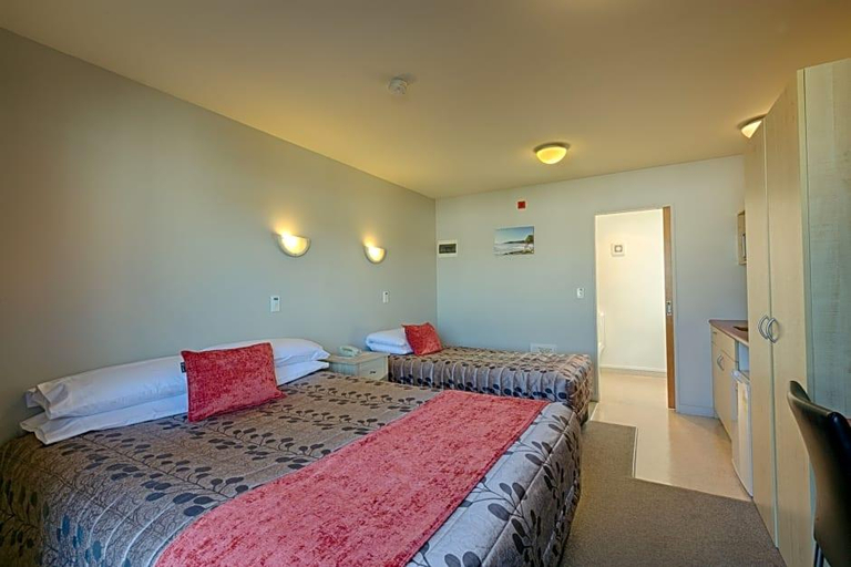 Bedroom 2, Bella Vista Motel Greymouth, Grey