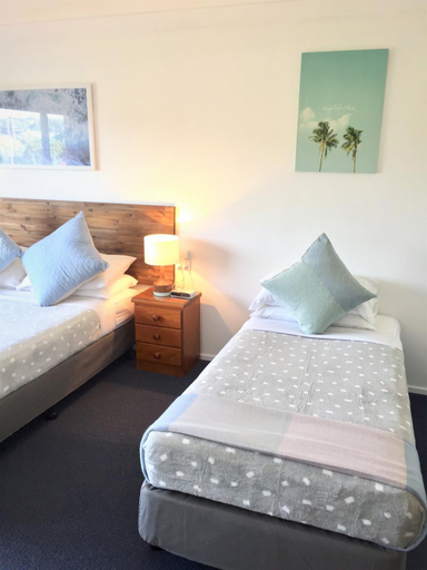 Bedroom 3, Red Star Hotel Palm Beach, Gold Coast