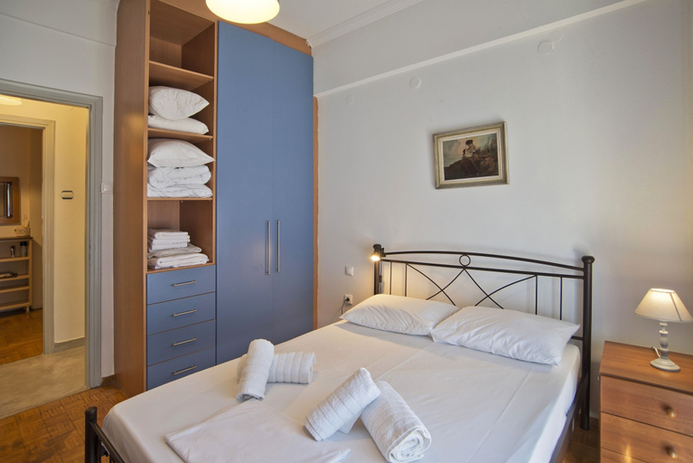 Room 4, Baroness Apartment in Piraeus, Attica