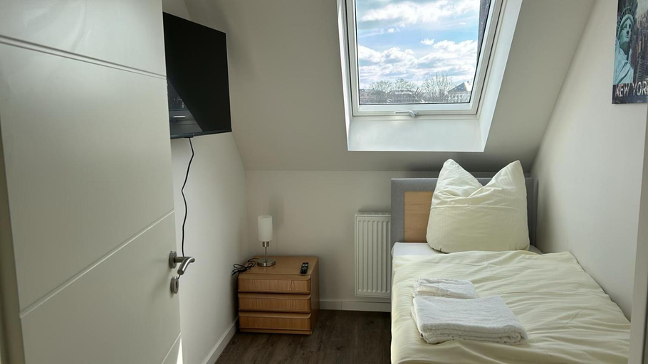 Facilities 3, Schonherrstrasse, Chemnitz